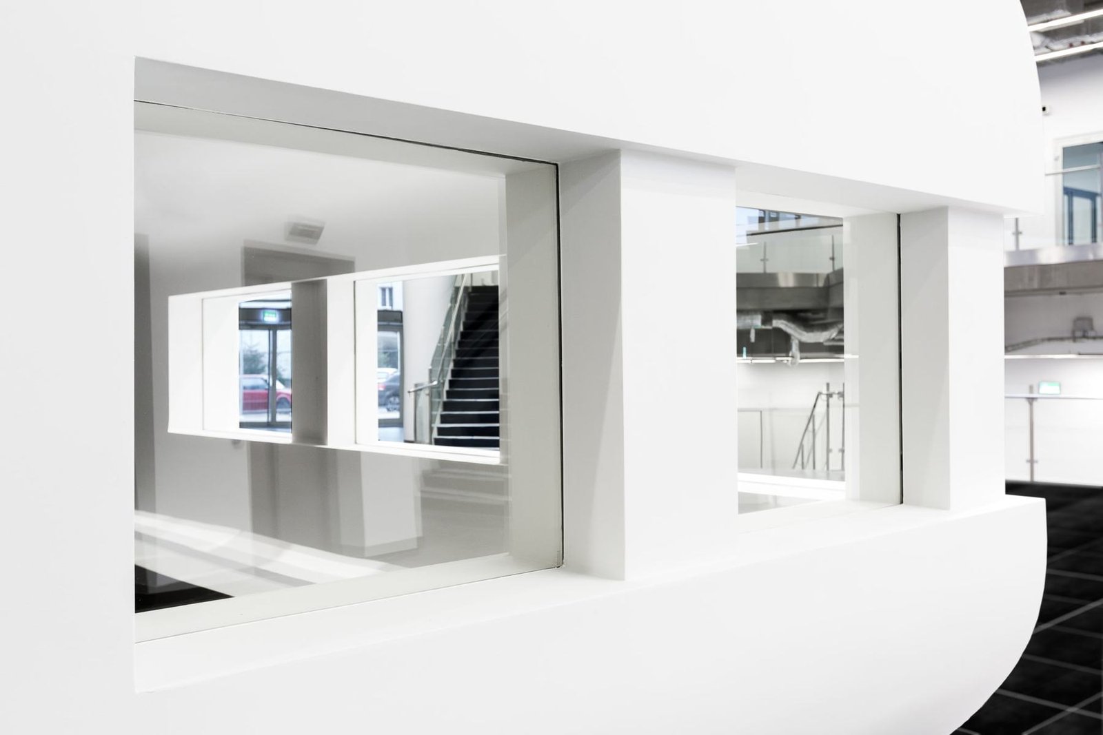 POLFLAM FR frameless fire-rated glass
